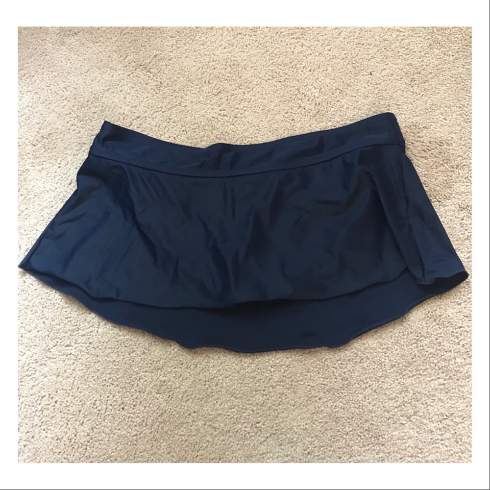 *Final Sale* Navy Merona Swim Skirt in EUC